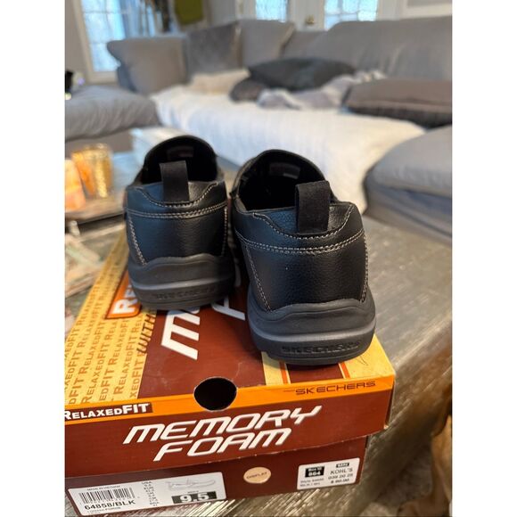 Skechers Harper Ford Black Memory Foam Loafers sz 9.5 NIB